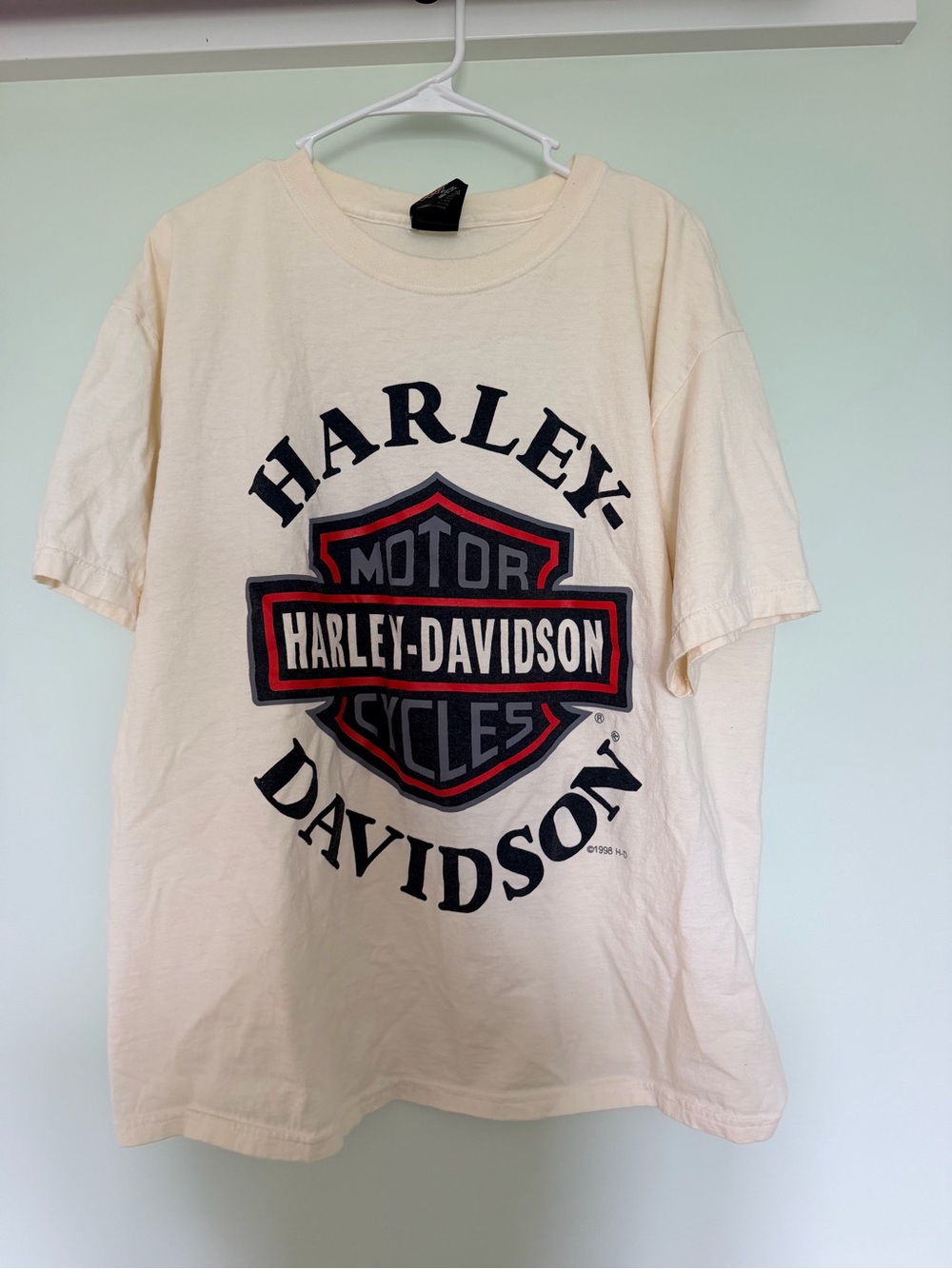 Vintage 90’s Harley-Davidson Cream Short Sleeve Tee with Black and Red Shield